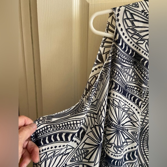 Navy and White Patterned Kimona - Picture 3 of 4